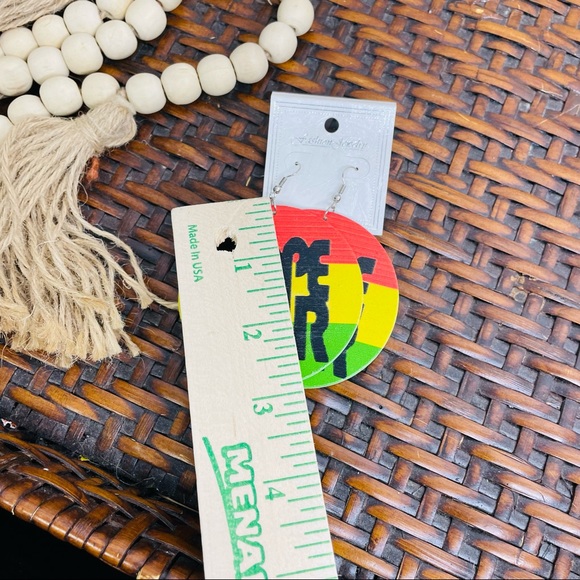 New Round Afrocentric Wooden Dope Hair Earrings - Picture 3 of 3